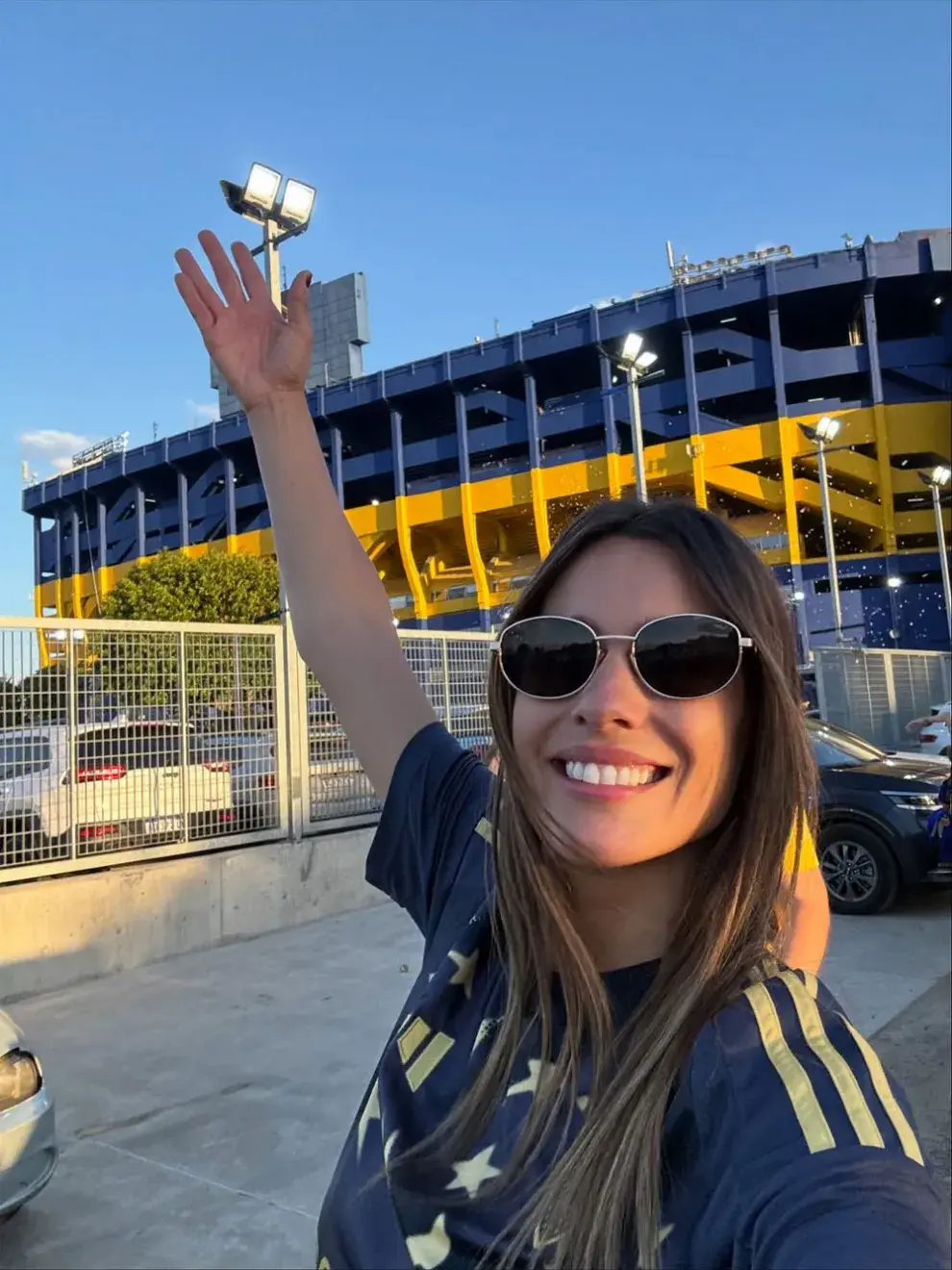 La publicación rápidamente superó los 100.000 “me gusta” y recibió comentarios como “Qué linda. Tan feliz” o “Bienvenida al templo, Pampita”.