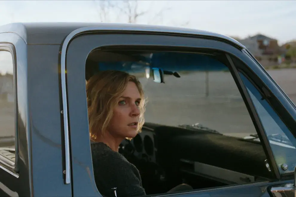 En Pluribus, la felicidad se contagia… pero pensar por uno mismo se vuelve peligroso