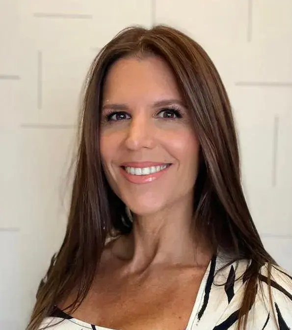 Silvina Zecler (MN. 46424) psicóloga, especialista en psicoanálisis adolescentes y adultos