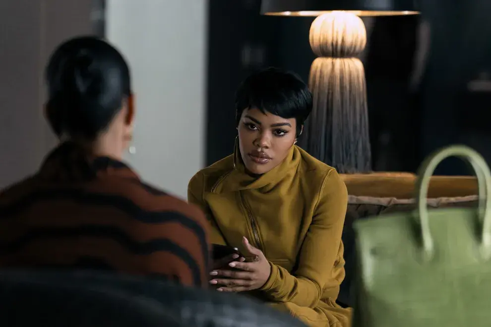 Todo vale tiene una temporada de 8 episodios.