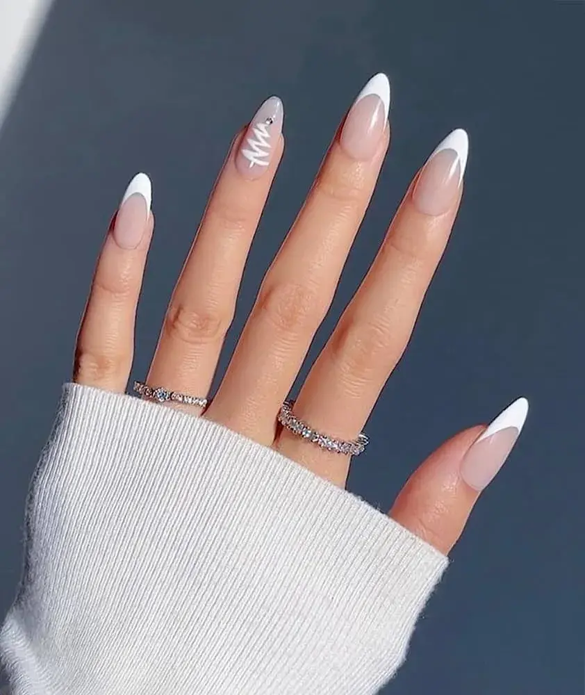 Uñas navideñas: 14 diseños tendencia para usar en diciembre 2025