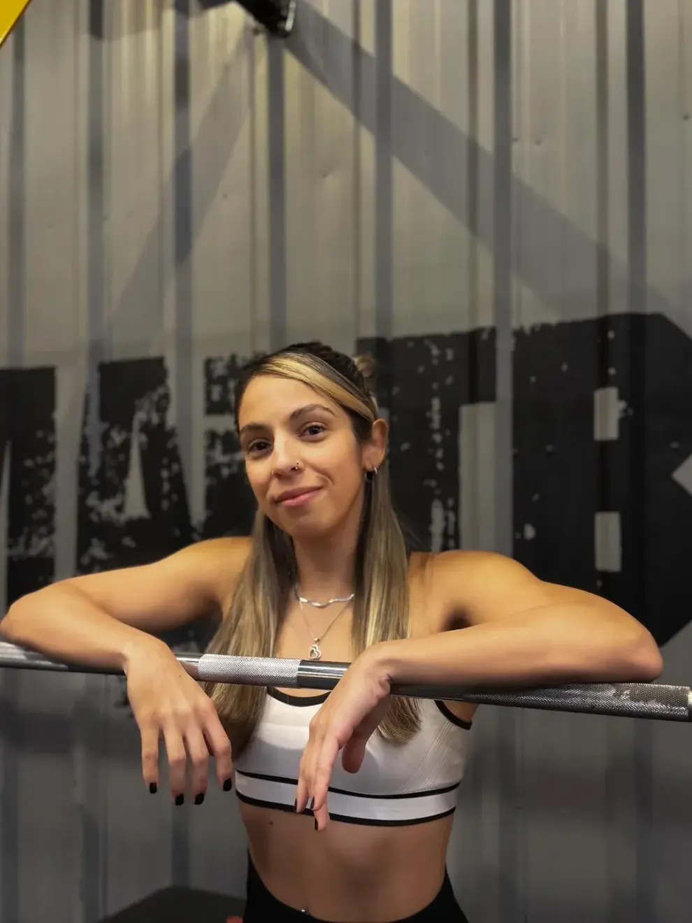 Foto de Victoria Diaz Molina, una de las influencers que la rompe en TikTok con contenidos fitness y deportivos.