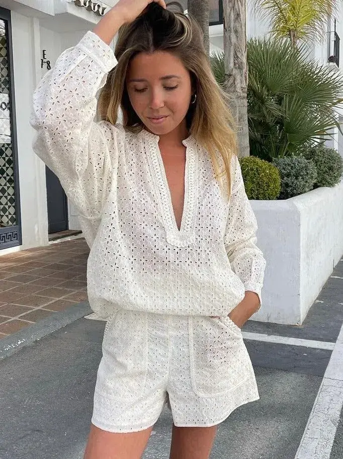 El regreso del broderie: cómo sumarse a la tendencia que será furor en 2026