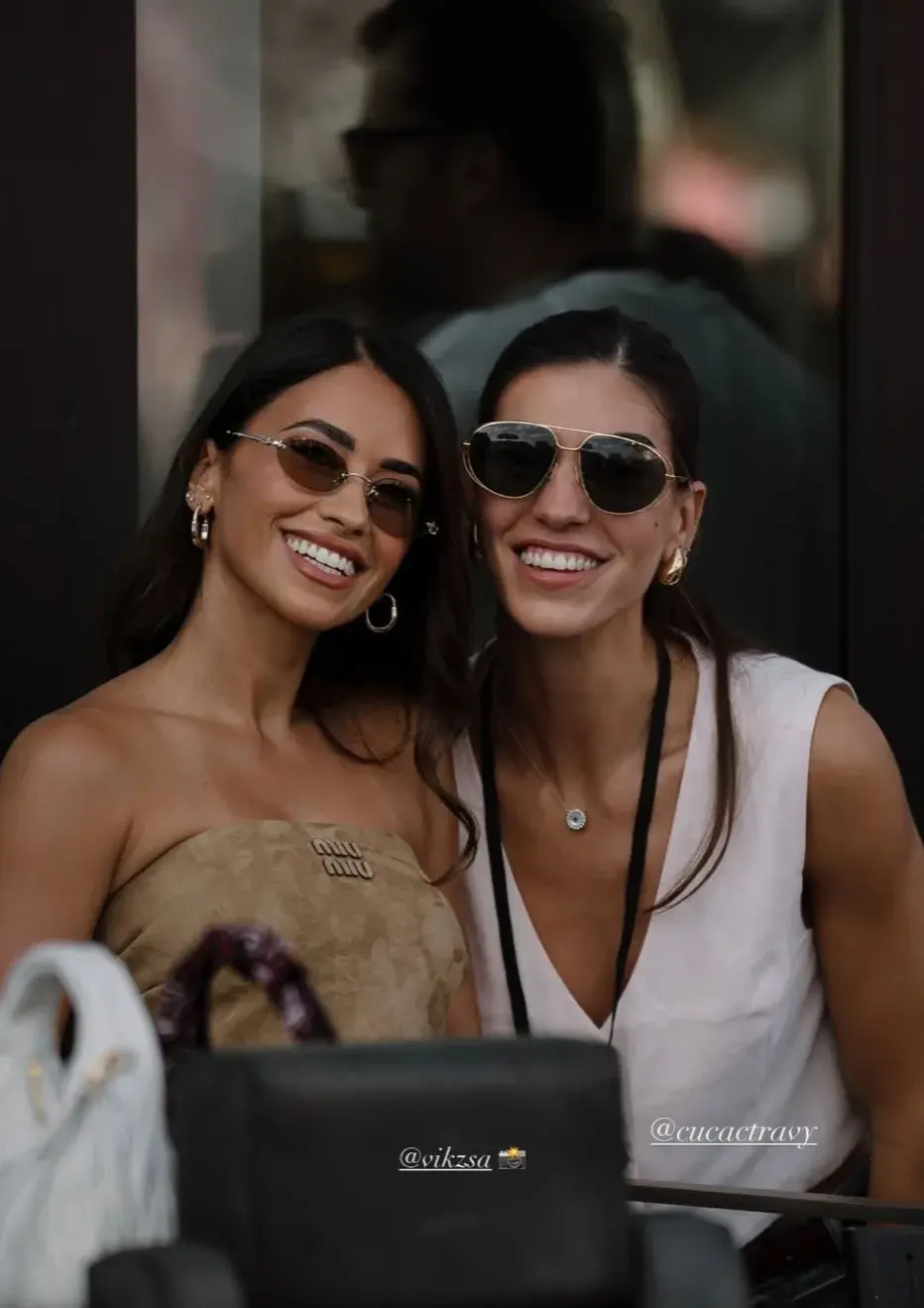 Los lentes tendencia de Antonela Roccuzzu: mini-ovalados con alma retro.