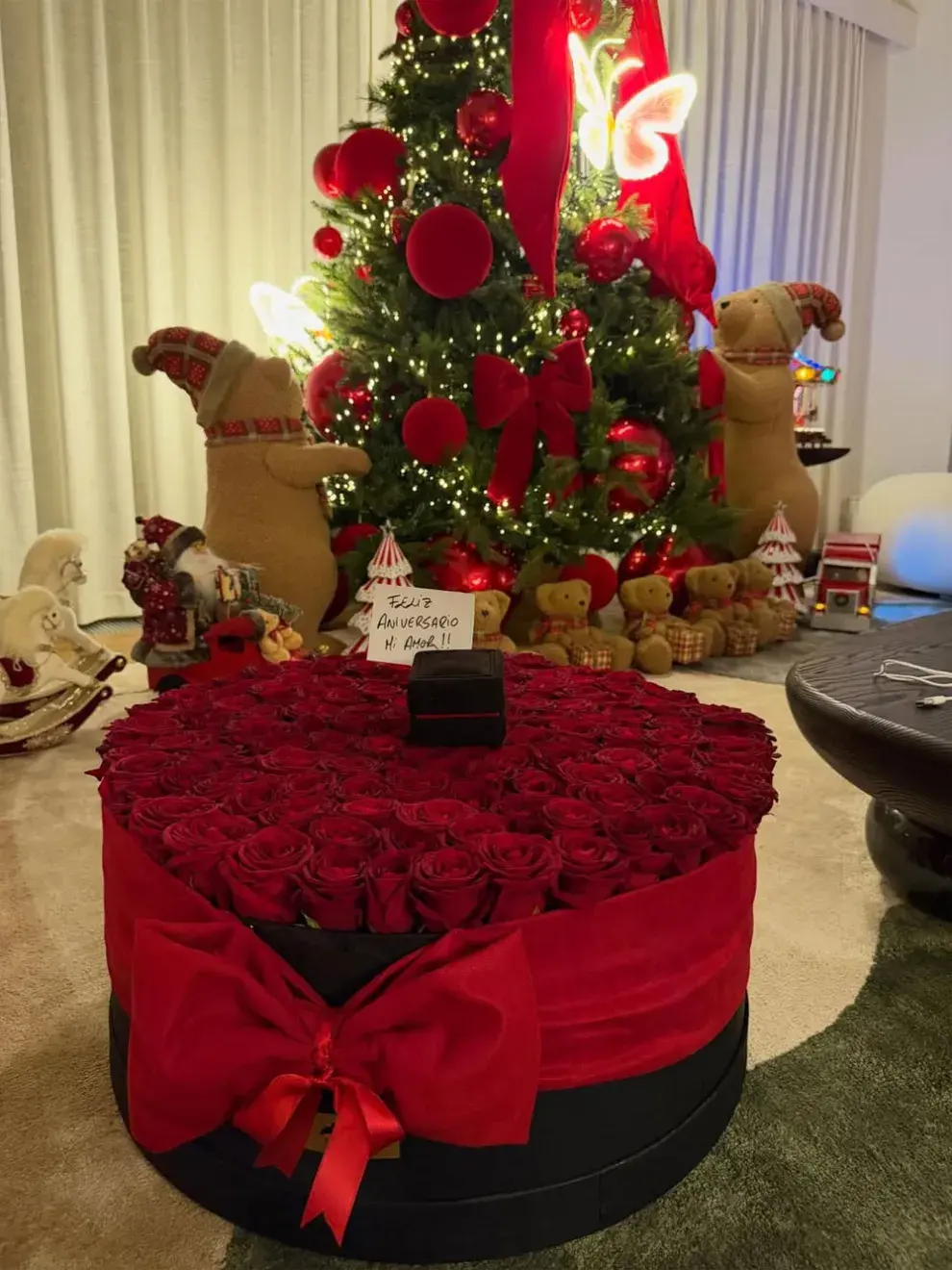 El árbol de navidad de Mauro Icardi y La China