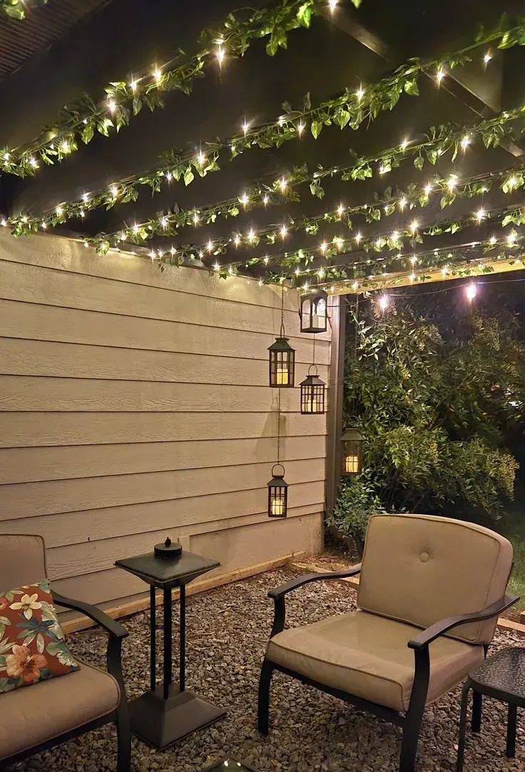 Guirnaldas navideñas para el balcón: la opción solar económica que decora y ahorra energía