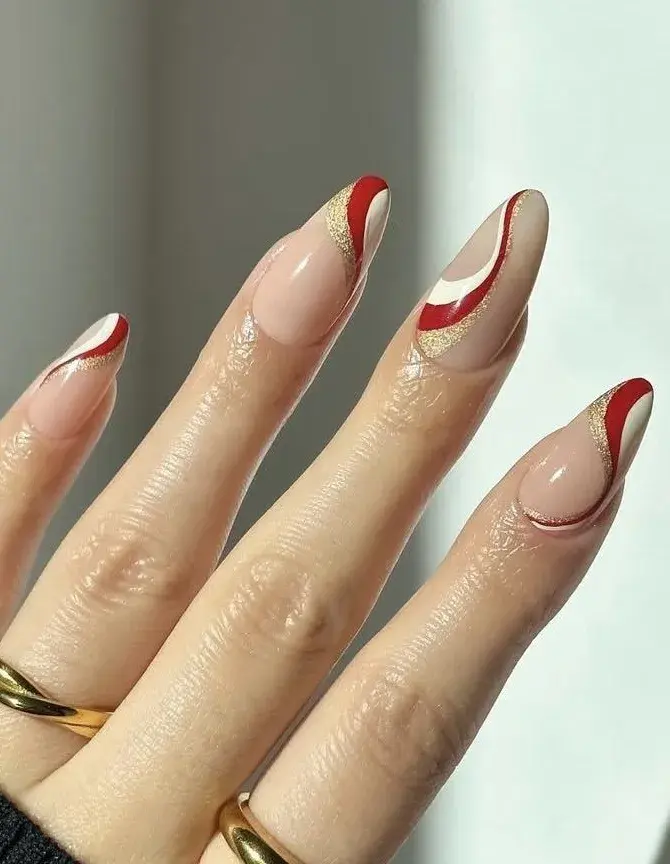 Uñas minimalistas pero festivas: 10 ideas fáciles para Navidad y Año Nuevo.