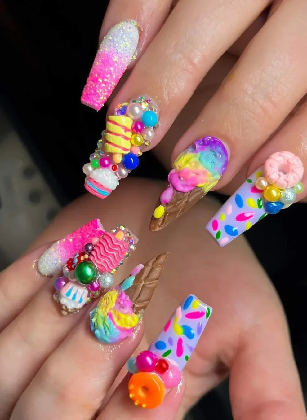 La tendencia Gummymoda en uñas qué será un hit en 2026.