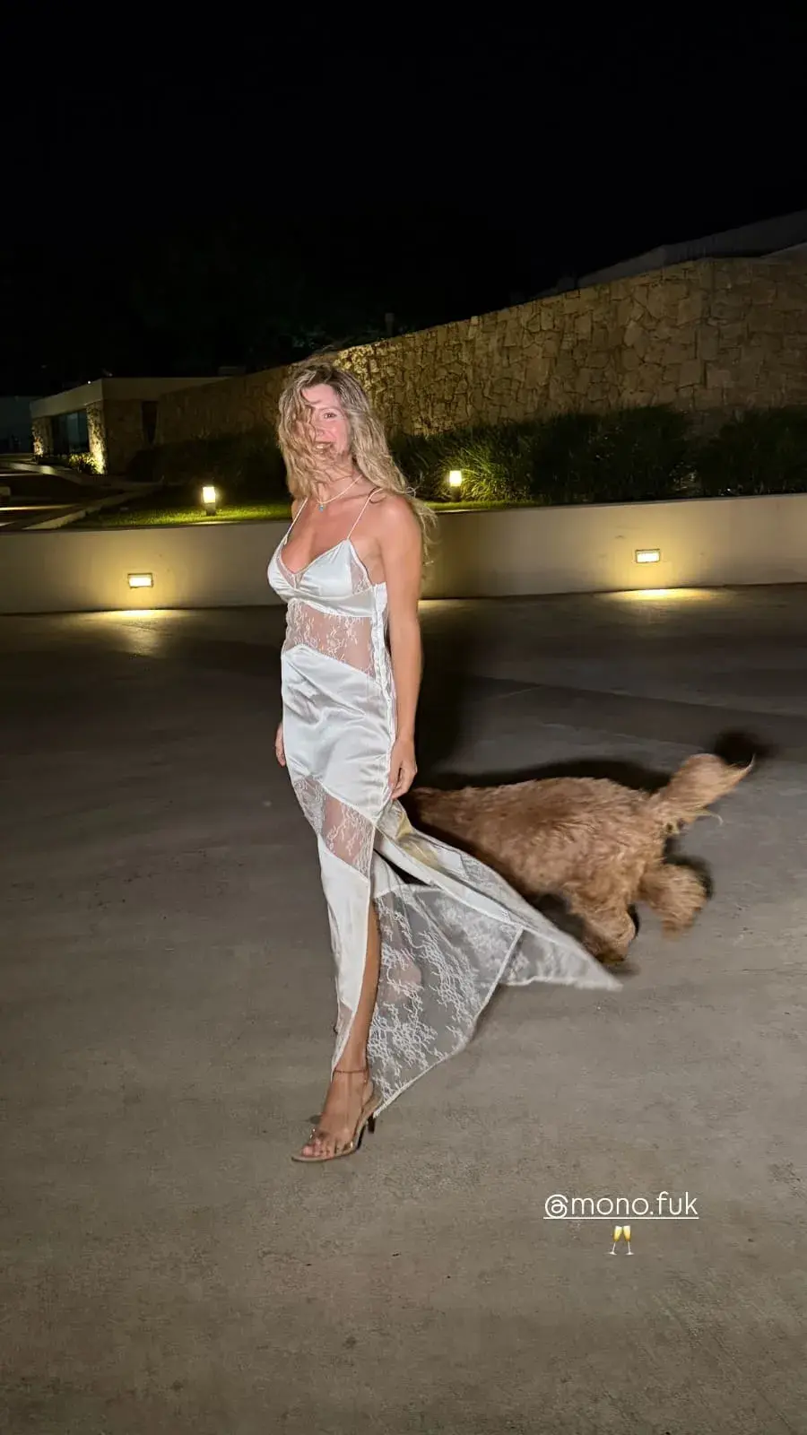 El look de Laurita Fernández en la Nochebuena 2025.