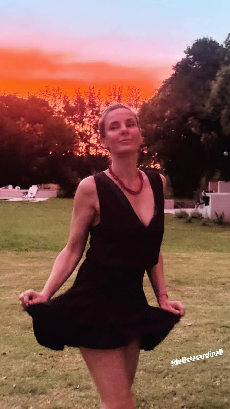 El look de Julieta Cardinali en Nochebuena 2025.