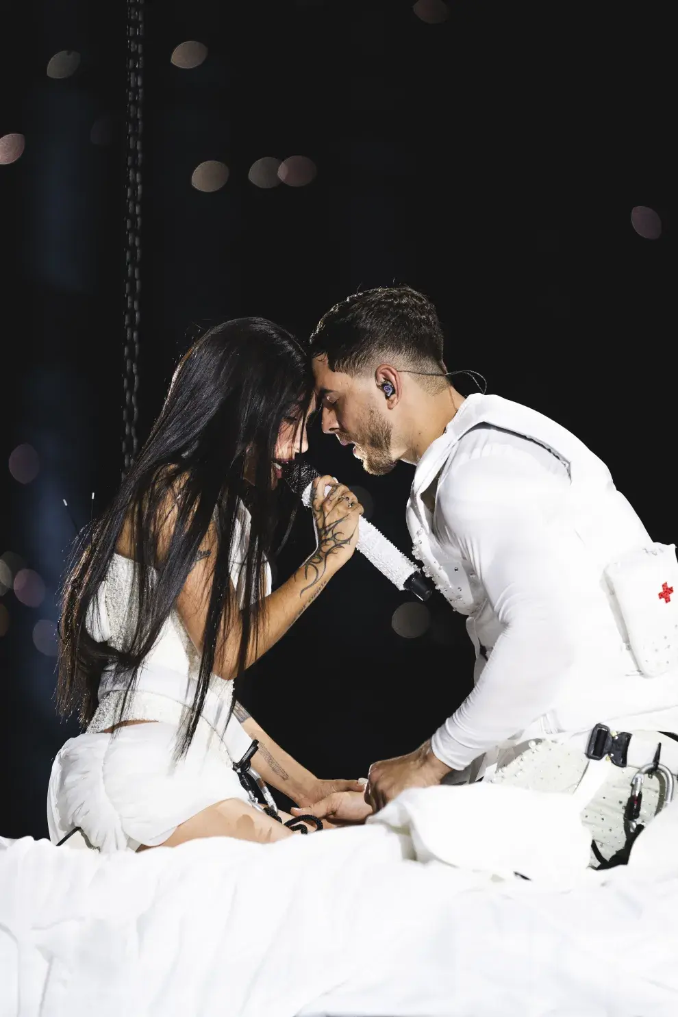 Foto de María Becerra y J Rei en River.