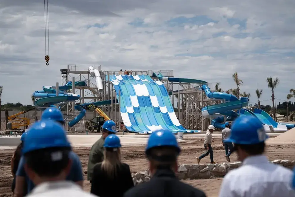 Infinito Water Park forma parte de Infinito Open, un desarrollo de 36 hectáreas que combina entretenimiento, comercio y espectáculos.