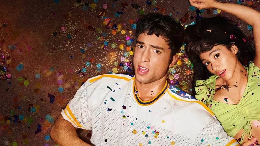 Portada de la serie Overcompensating.