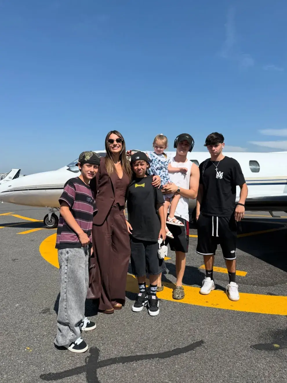 Pampita lista para cerrar el 2025 en familia en Punta del Este.