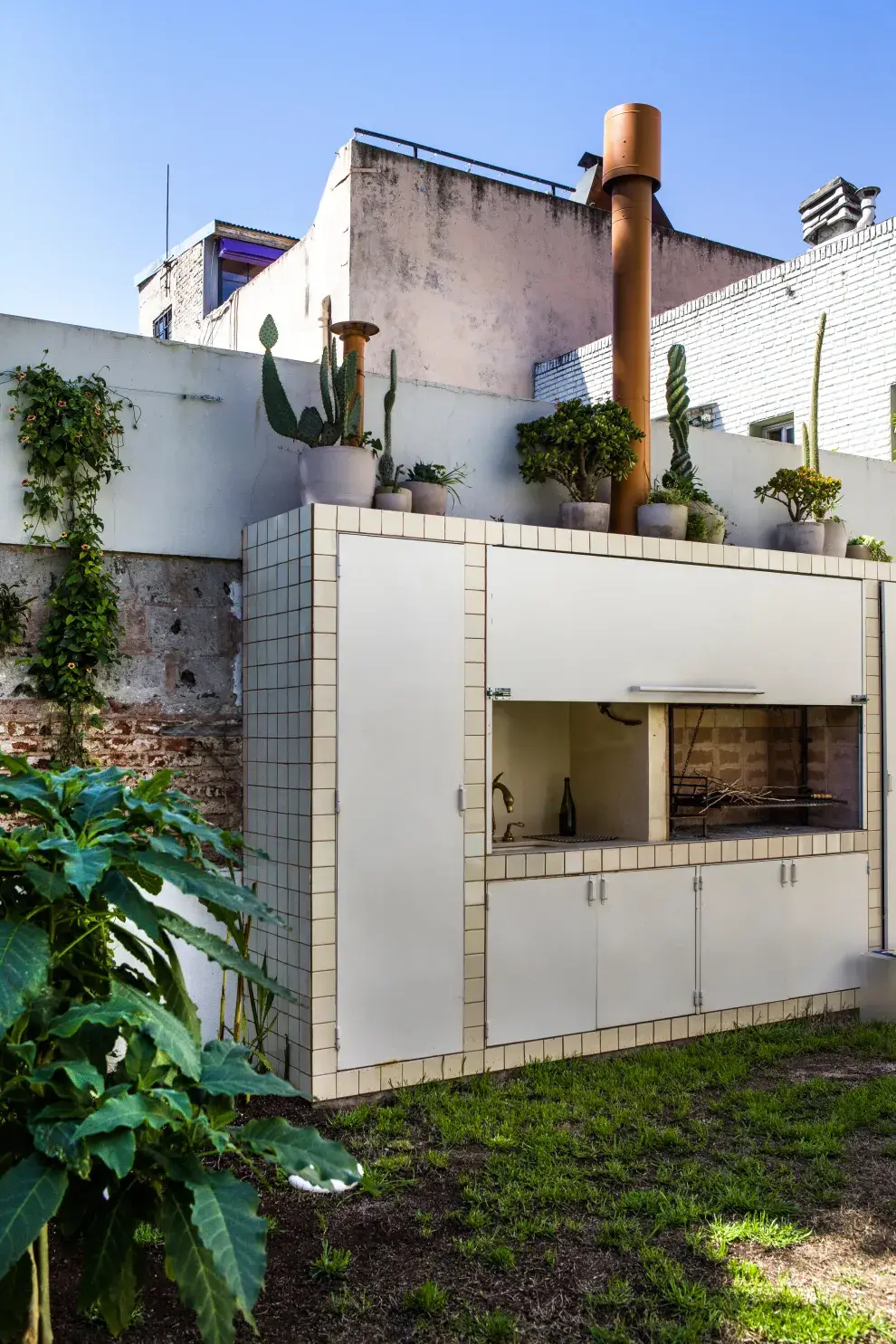 La parrilla era fundamental: todos los fines de semana, Carla recibe a sus primos y hacen asado