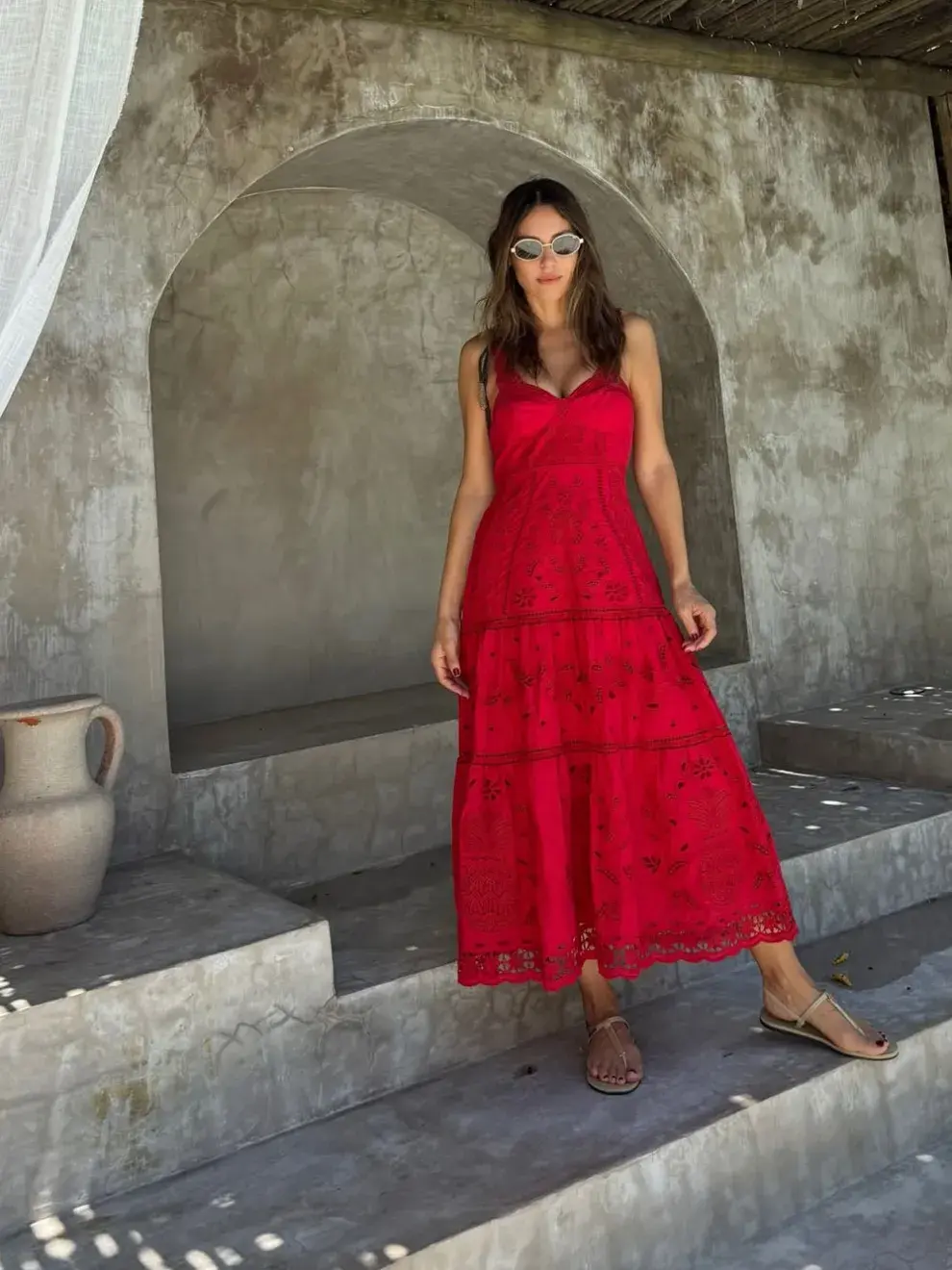 Vestido  bordado calado rojo de FARM Rio.