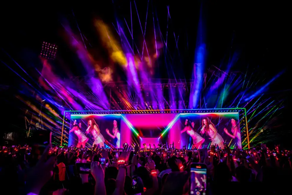 Shakira en su gira "Las mujeres ya no lloran" tour