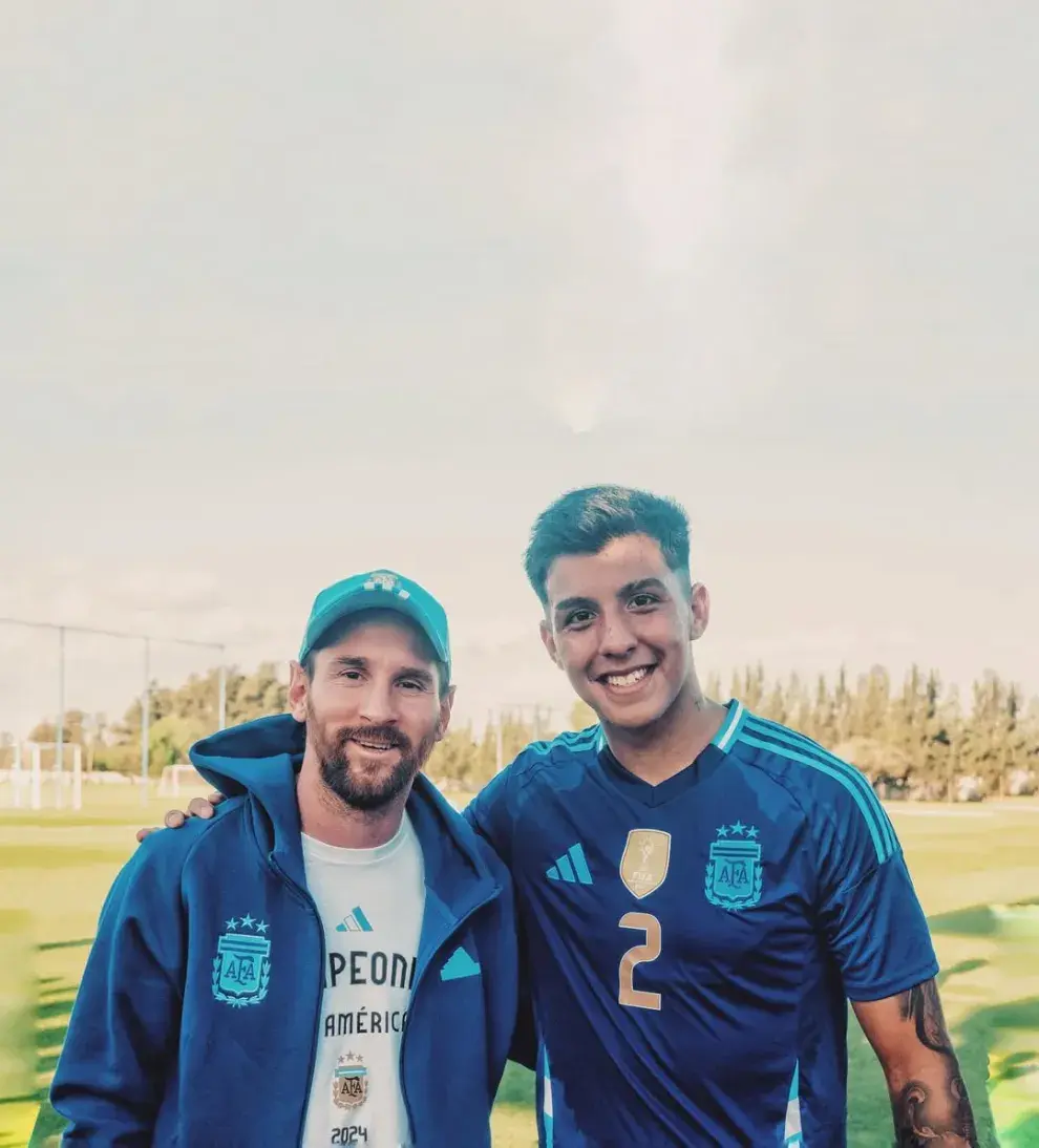 Foto de Lio Messi con Thiago Silvero.