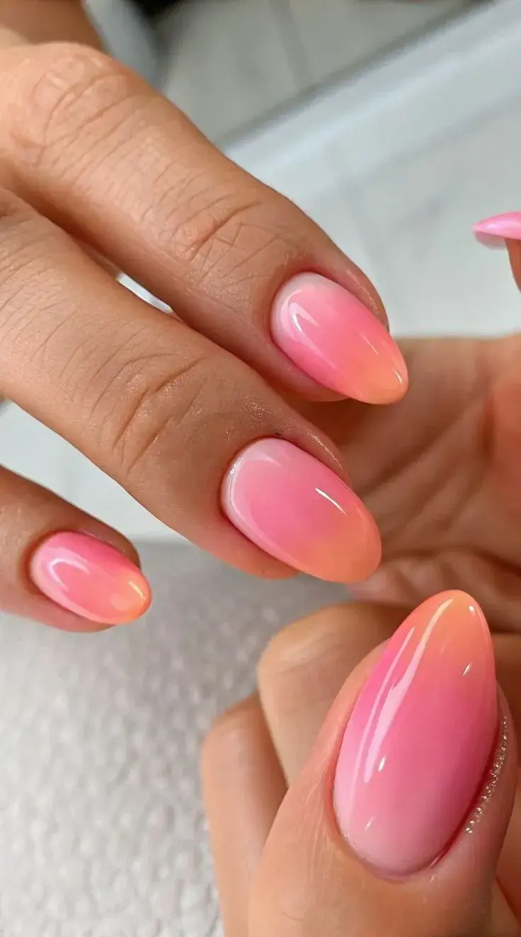Sunset nails: los mejores diseños de uñas inspirados en los atardeceres de verano