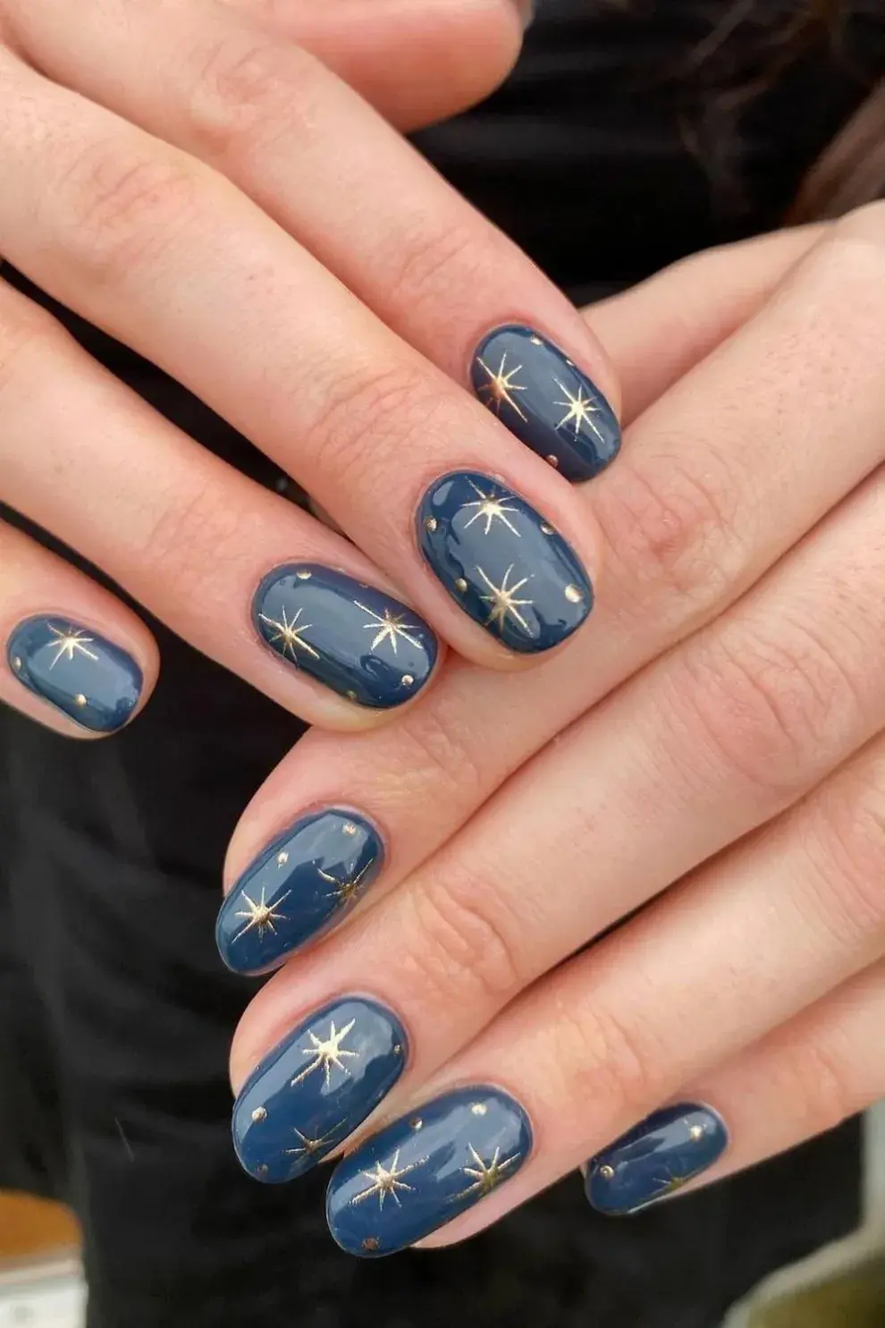 Dorado y azul, una pareja perfecta para este estilo