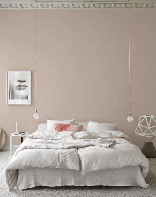 En los dormitorios europeos, especialmente en los países escandinavos, una nueva forma de armar la cama se convirtió en sinónimo de confort y bienestar: las camas con doble acolchadoEn los dormitorios europeos, especialmente en los países escandinavos, una nueva forma de armar la cama se convirtió en sinónimo de confort y bienestar: las camas con doble acolchado