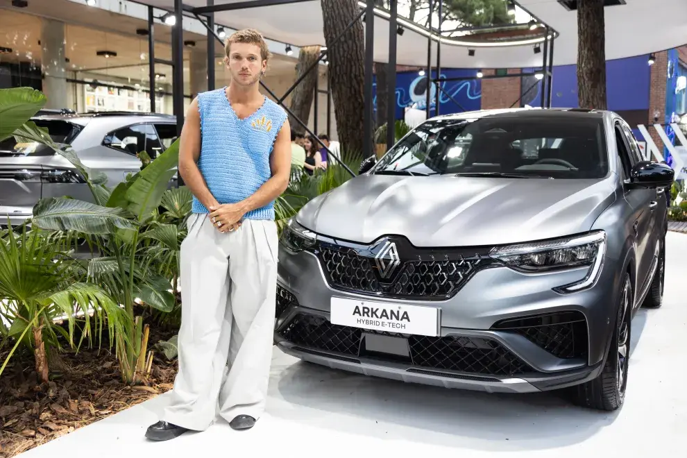 Franco Masini también visitó el stand de Renault Argentina en Cariló.
