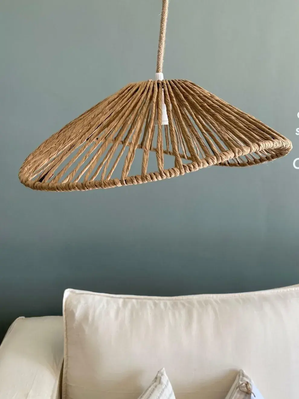 Este tipo de diseño no busca pasar desapercibido: propone una iluminación con carácter, capaz de contar una historia.