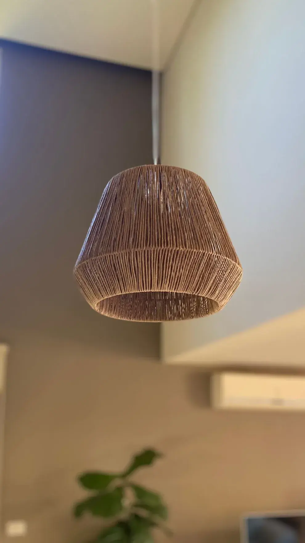 Las protagonistas del nuevo año son las lámparas escultóricas y orgánicas