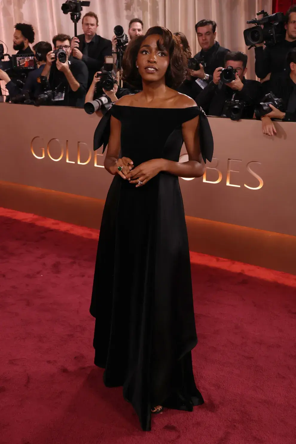Ayo Edebiri viste de Chanel en la alfombra roja de los Golden Globes 2026.