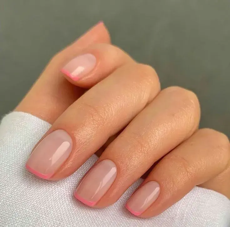 El rosa es la opción perfecta para las que buscan salir del blanco 