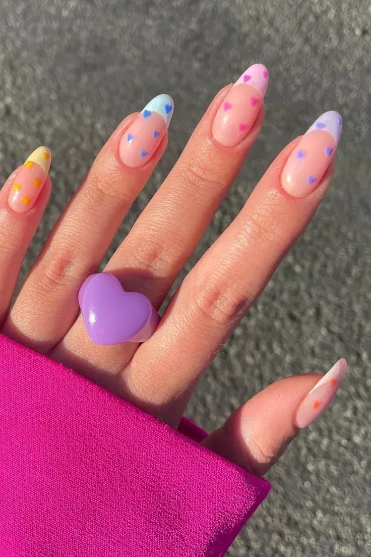 Uñas de febrero: 14 diseños románticos y fáciles de hacer