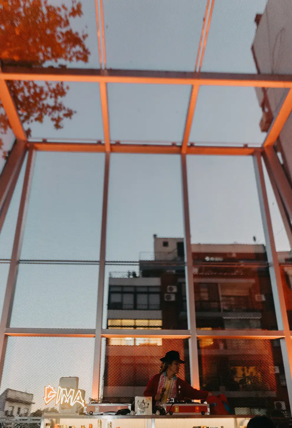 CIMA: un rooftop para dejar que baje el sol (y la temperatura)