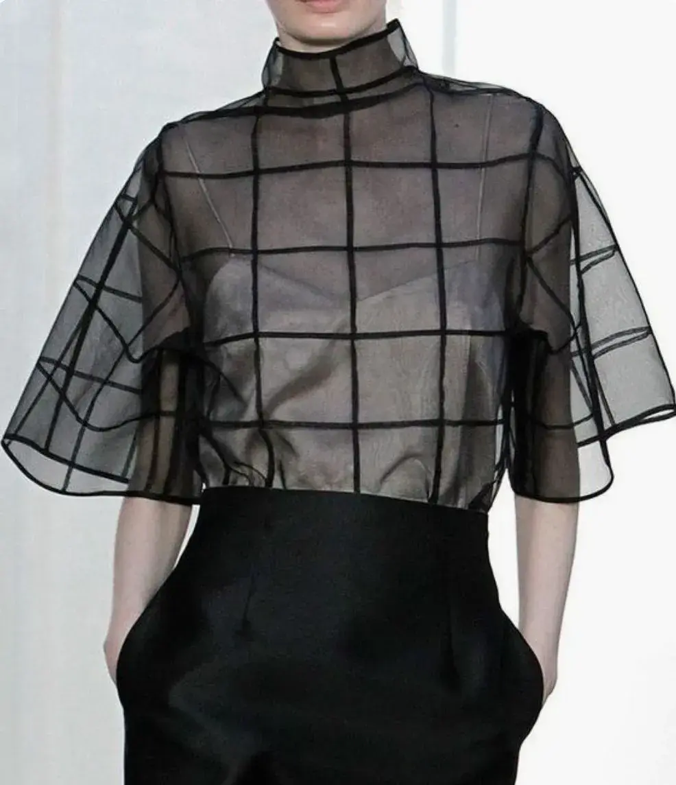 Contrast layering: la tendencia 2026 a la hora de usar transparencias.