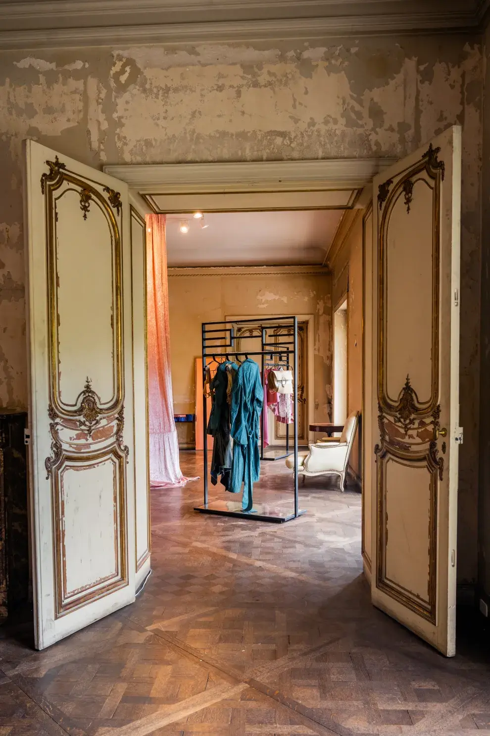 Josefina es la directora creativa de Esquina, historiadora de arte y gestora cultural.