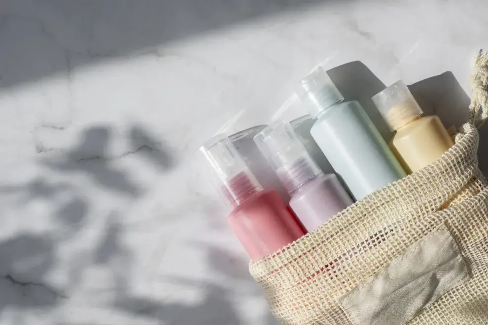 Skincare de verano: los productos esenciales que no pueden faltar en tu neceser de vacaciones