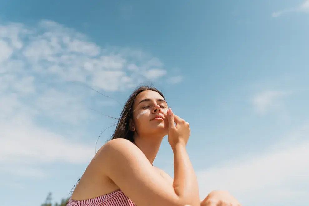 Capital UV: por qué el daño solar que acumulamos hoy impacta en la piel del futuro