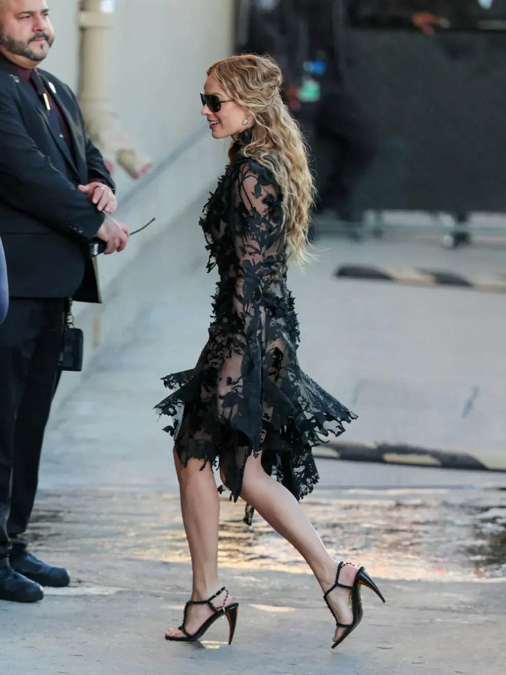 Margot Robbie atraviesa la gira de promoción de Cumbres Borrascosas, su nuevo proyecto cinematográfico junto a Jacob Elordi