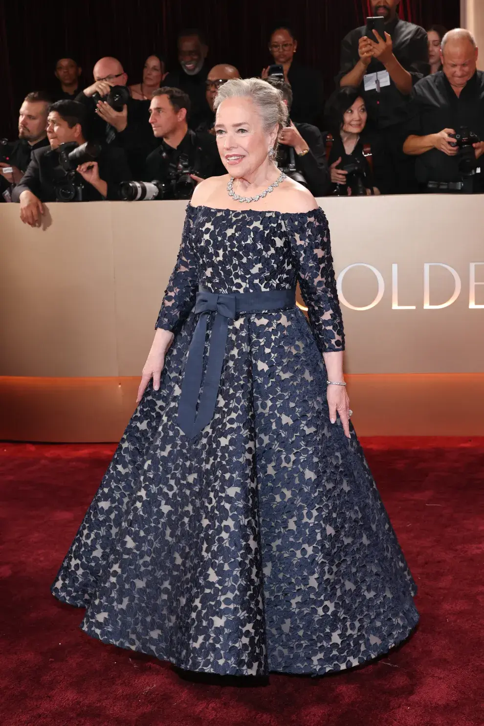 Kathy Bates en la alfombra roja de los Golden Globes 2026.