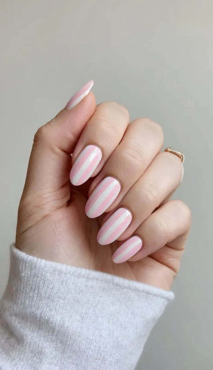 Lined Nails: los diseños más originales para ponerle onda al verano