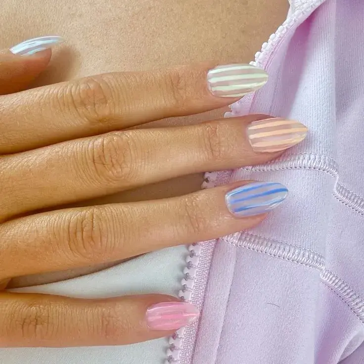 Lined Nails: los diseños más originales para ponerle onda al verano