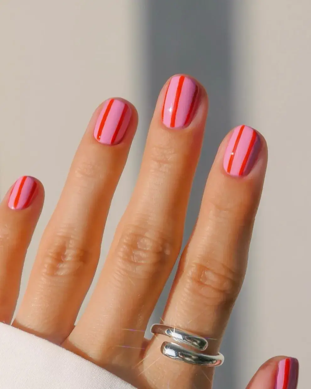 Lined Nails: los diseños más originales para ponerle onda al verano