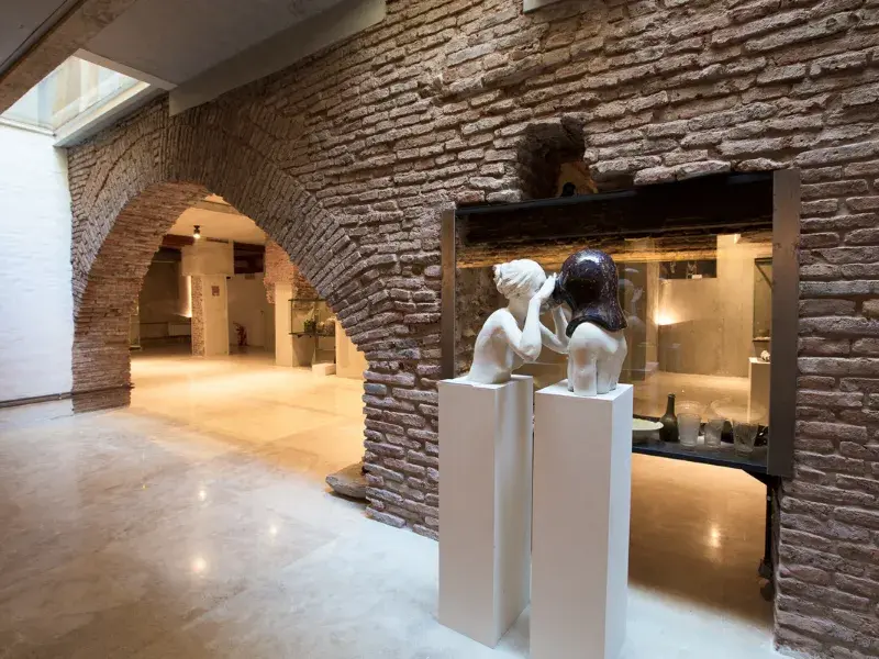 Pasaje Belgrano y Cassa Lepage Art Hotel (Monserrat)