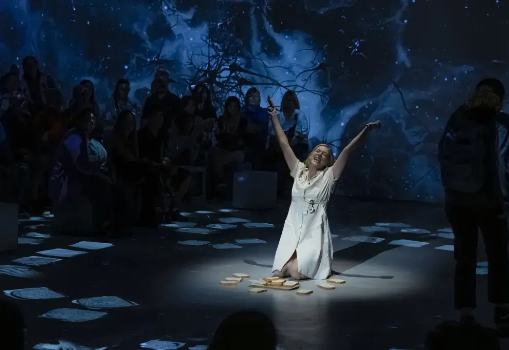 Mela Lenoir en escena.