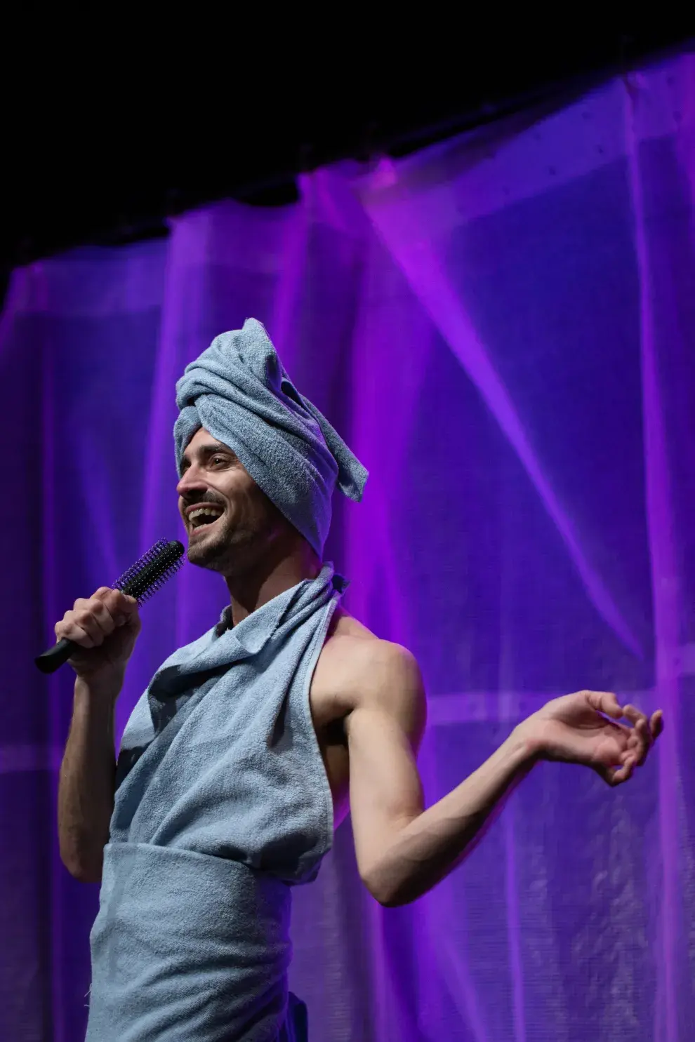 Apocalipsync muestra el día a día del encierro convertido en show delirante de emociones.