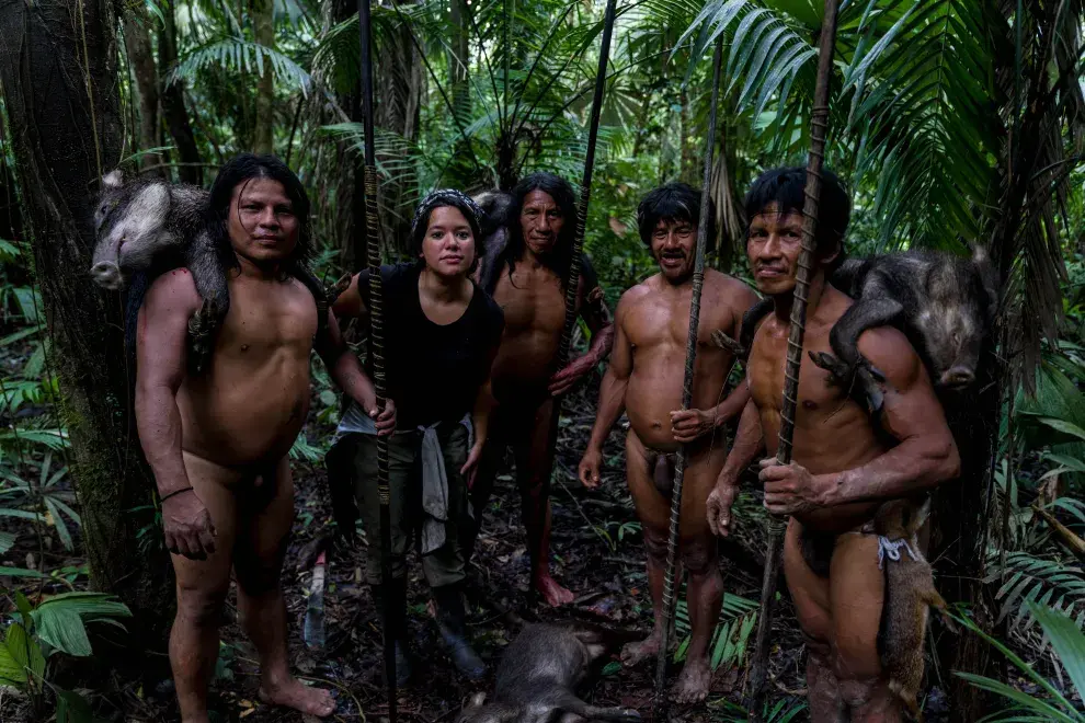 Sofía con la comunidad Waorani, en Amazonas.