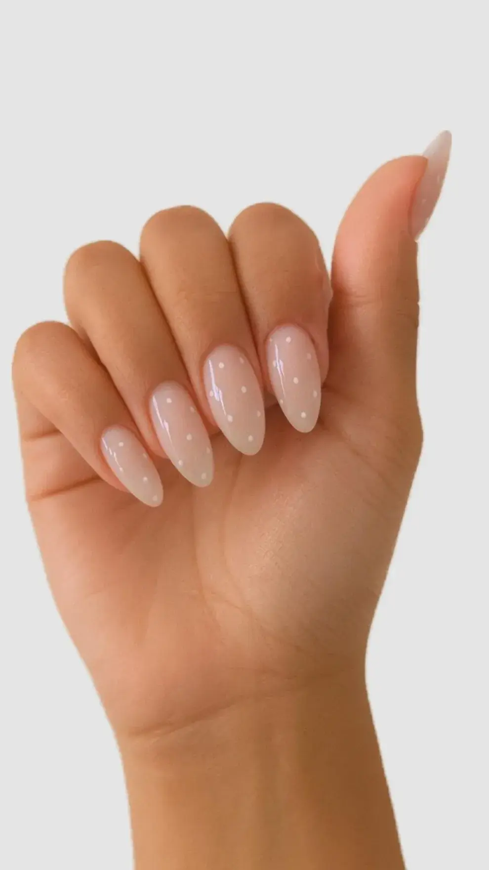 Uñas claritas: 12 ideas elegantes perfectas para todos los días