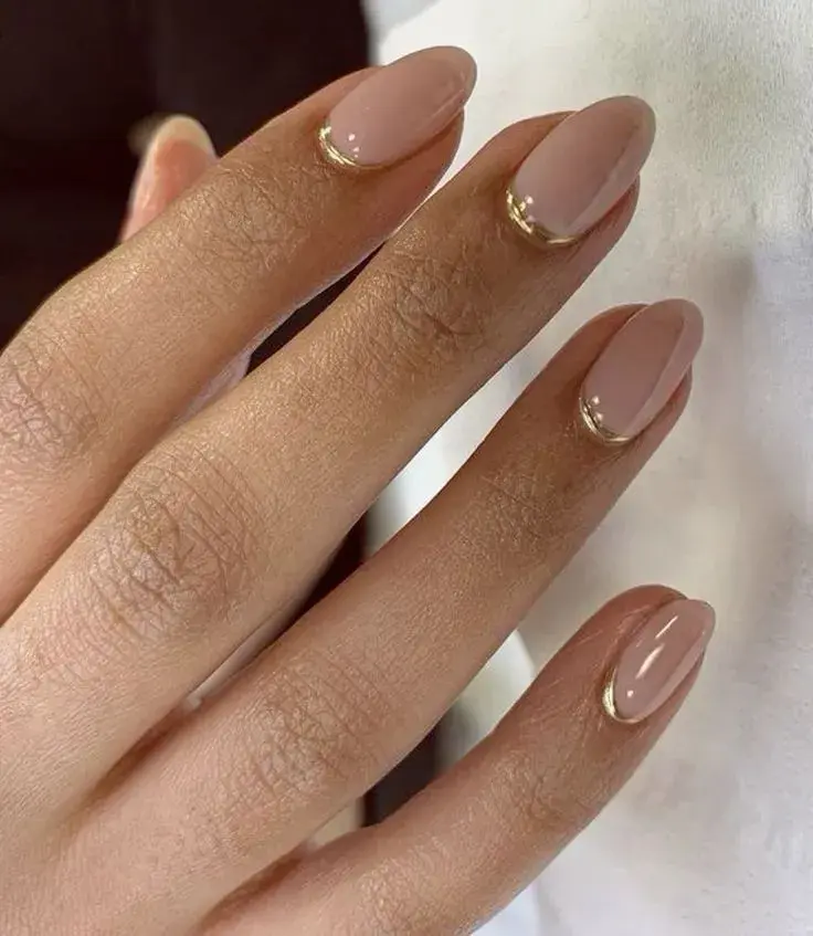 Uñas claritas: 12 ideas elegantes perfectas para todos los días