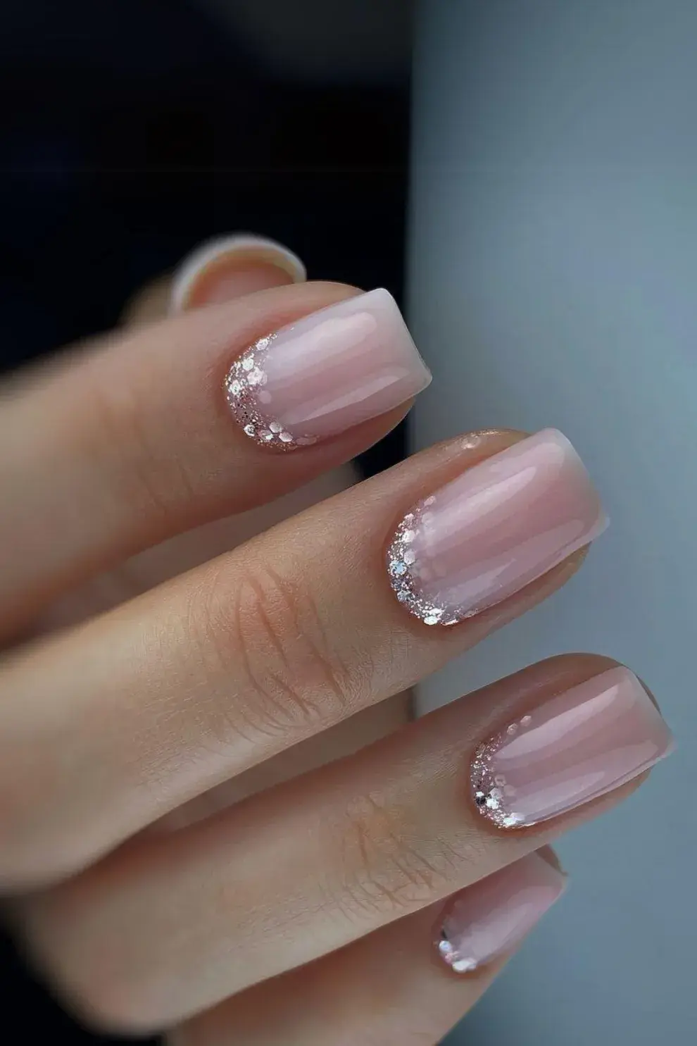 Uñas sparkling princess: la manicuría más delicada que va con todo