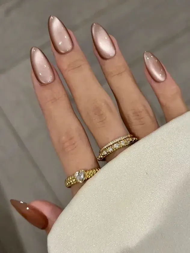 Uñas sparkling princess: la manicuría más delicada que va con todo