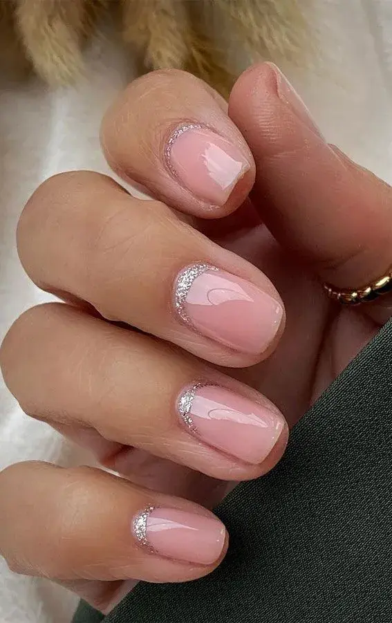 Uñas sparkling princess: la manicuría más delicada que va con todo